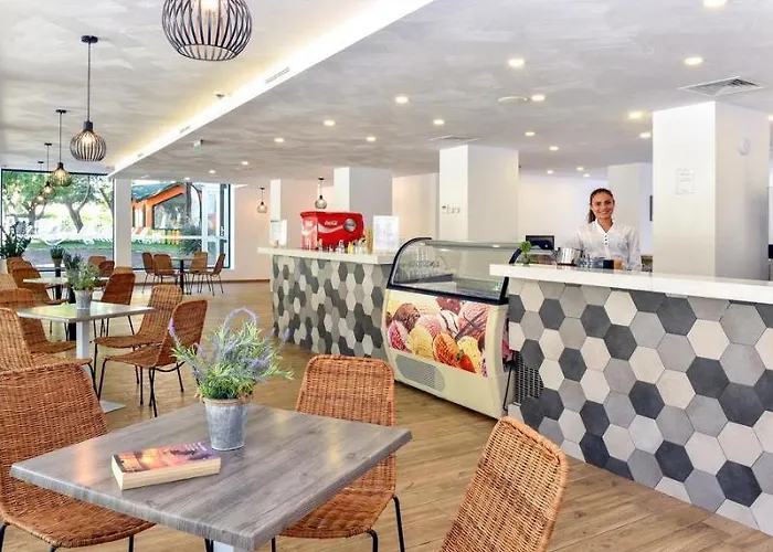 Ihot@l Sunny 4* ساني بيتش