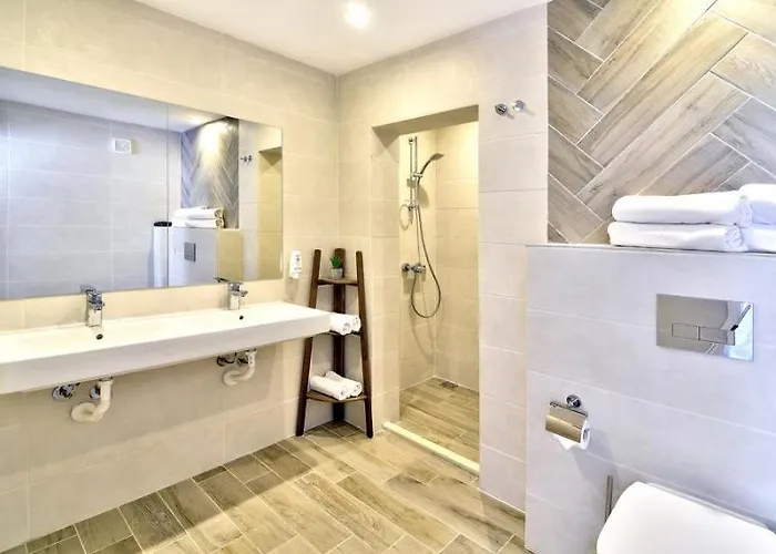 فندق Ihot@l Sunny 4*